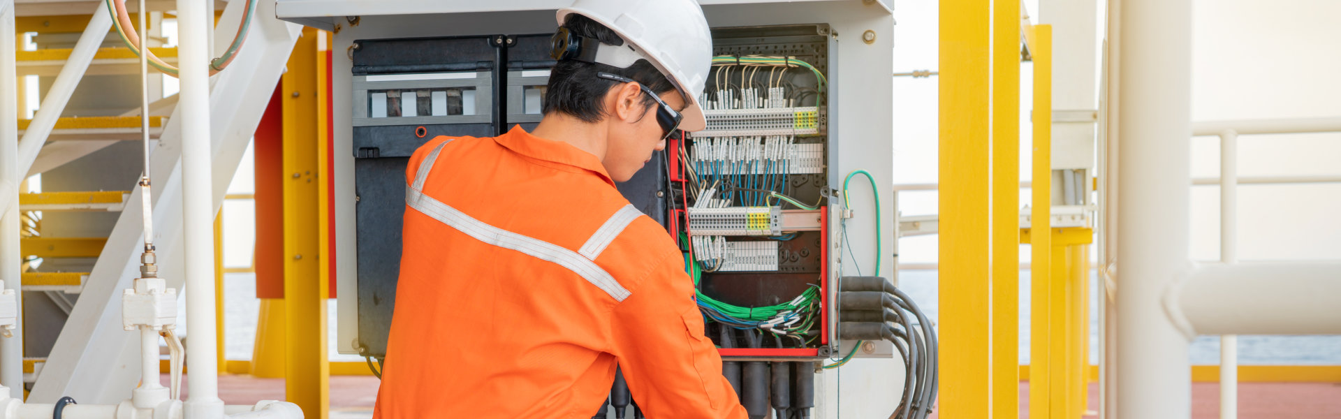 Man doing electric works